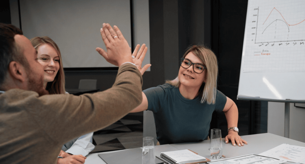 Leveraging AI for Smarter Debrief Meetings - Sembly
