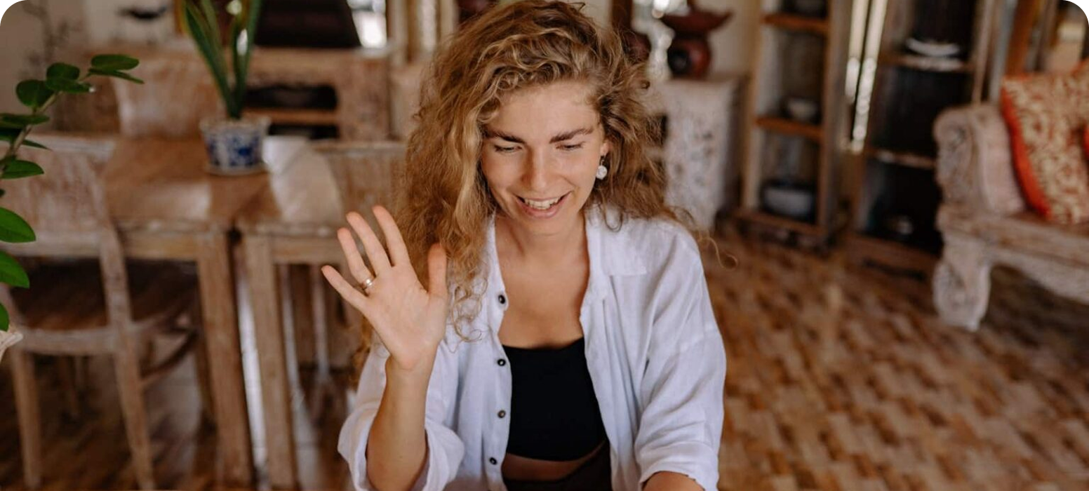 Freelancers  & Professionals - With Sembly AI, you can hire an assistant for less than the cost of your daily coffee. Sembly records your video calls, takes amazing meeting notes, and tracks tasks so you can focus on what matters most: forging a deeper relationship with your clients.